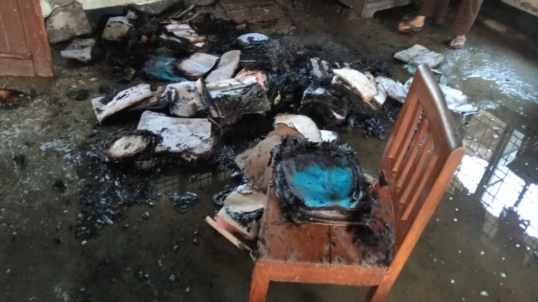 ময়মনসিংহে গ্রামীণ ব্যাংকের কার্যালয়ে আগুন